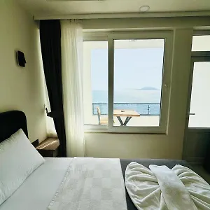 Hotel Sea Door